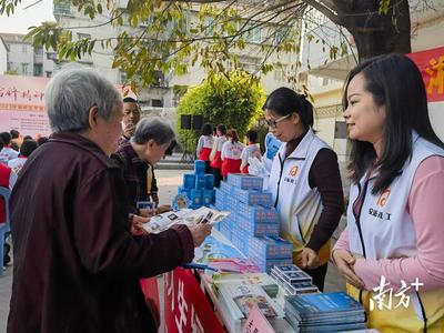 擦亮'志愿湘橋'品牌，湘橋區(qū)學(xué)雷鋒全民志愿服務(wù)月活動(dòng)啟動(dòng)